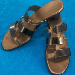 Munro slip on sandals sz 8N